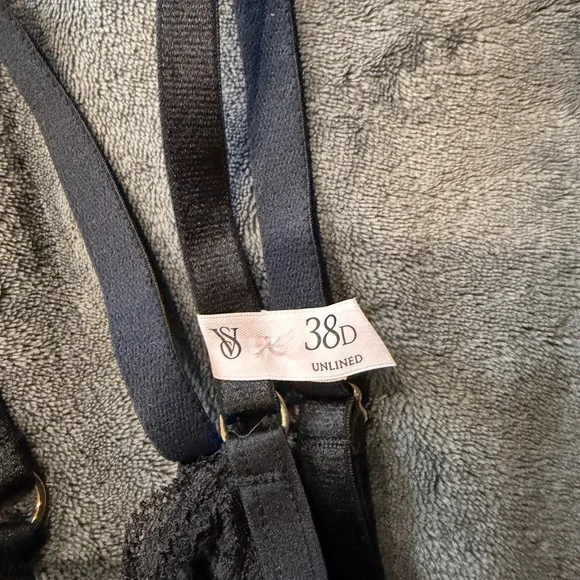 Victoria’s Secret low cut Demi bra - Picture 2 of 4